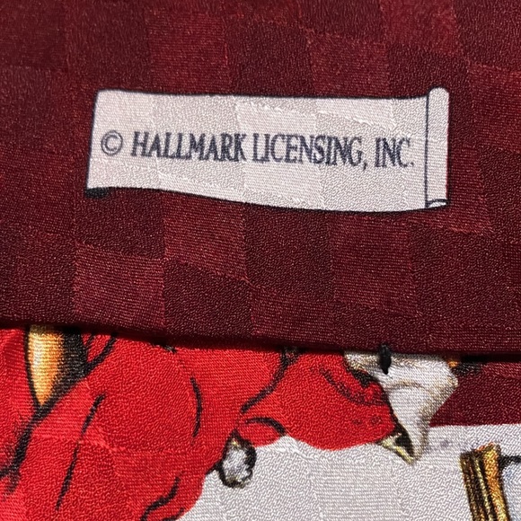 Norman Rockeell Hallmark Holiday Traditions MMG Tie - Picture 4 of 7